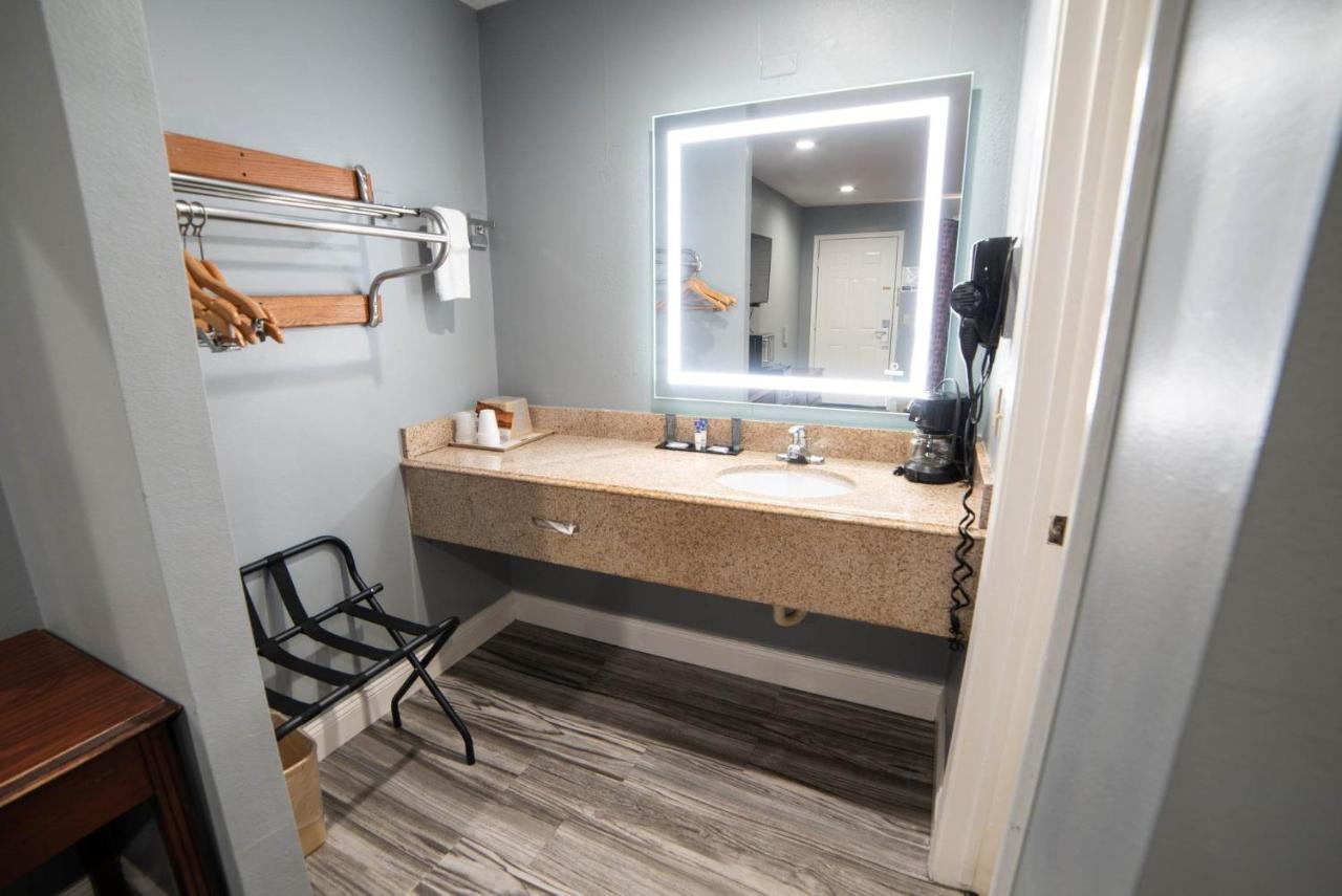 Americas Best Value Inn And Suites Siloam Springs Extérieur photo