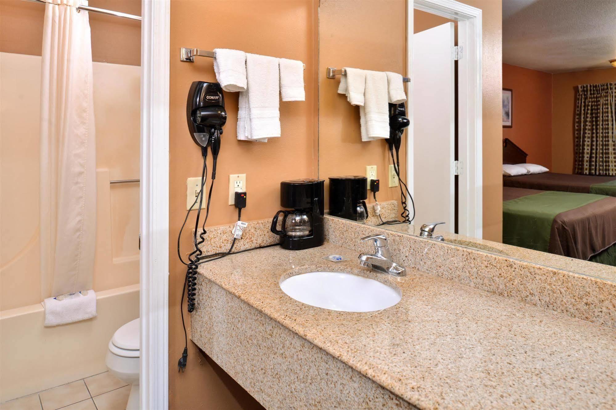 Americas Best Value Inn And Suites Siloam Springs Extérieur photo