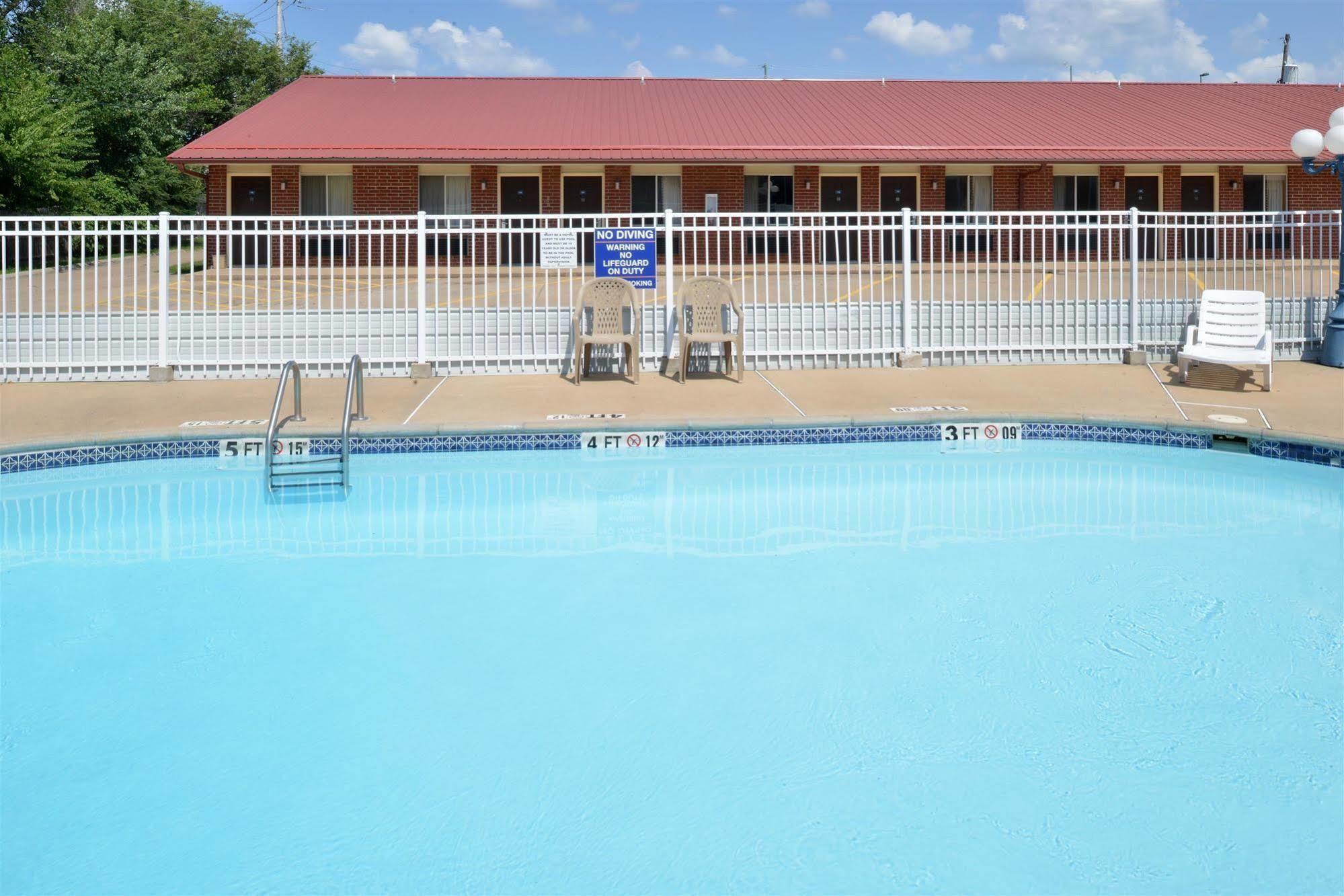 Americas Best Value Inn And Suites Siloam Springs Extérieur photo